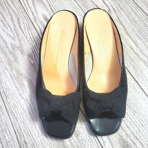 Ferragamo Sandals - Picture 1 of 7